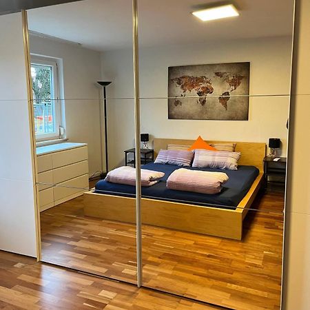 Gemuetliche 3 Zimmer Wohnung Mit Grosszuegiger Terrasse Im Gruenen Ройтлінген Екстер'єр фото