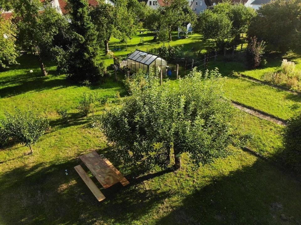 Gemuetliche 3 Zimmer Wohnung Mit Grosszuegiger Terrasse Im Gruenen Ройтлінген Екстер'єр фото
