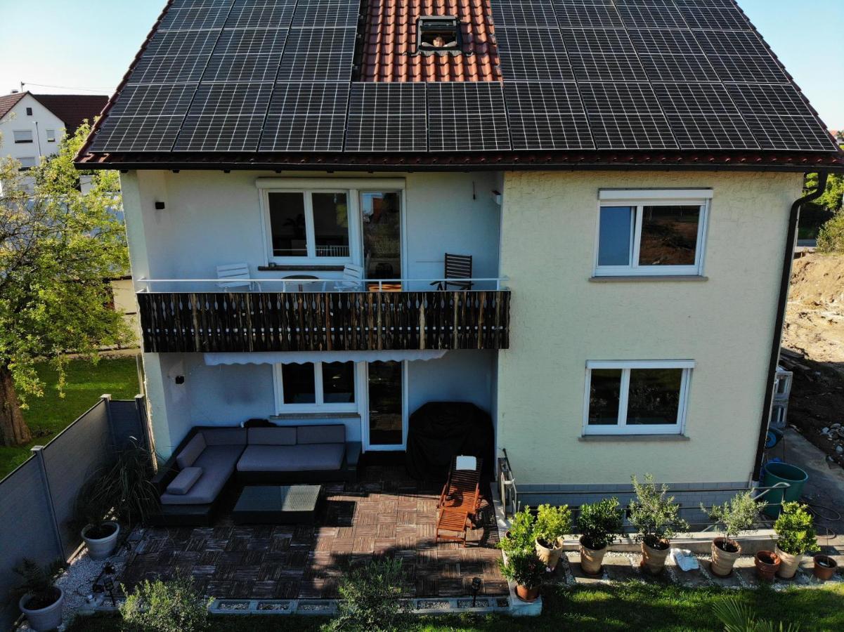 Gemuetliche 3 Zimmer Wohnung Mit Grosszuegiger Terrasse Im Gruenen Ройтлінген Екстер'єр фото