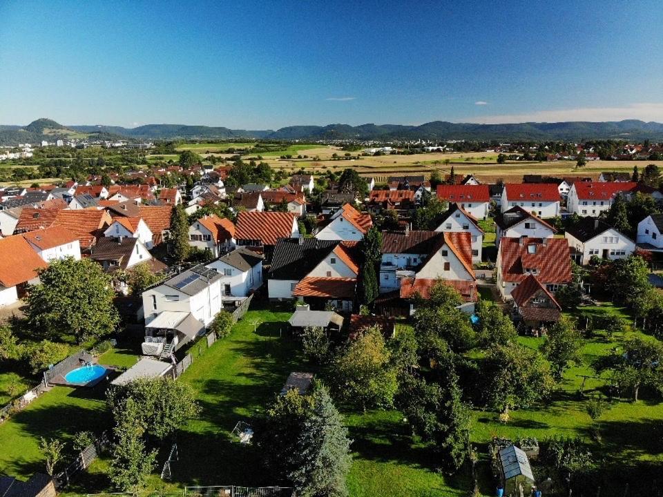 Gemuetliche 3 Zimmer Wohnung Mit Grosszuegiger Terrasse Im Gruenen Ройтлінген Екстер'єр фото